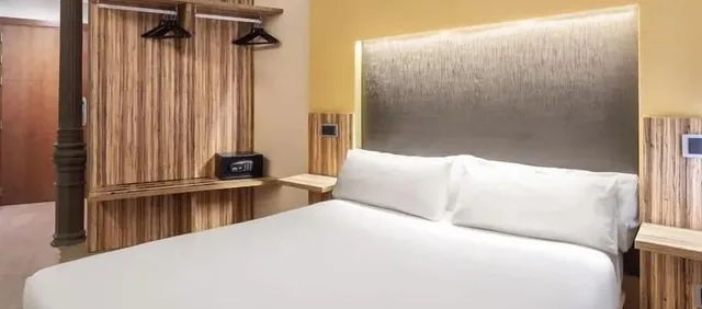 غرفة بريميوم مزدوجة، B&B HOTEL Madrid Centro Plaza Mayor 2/5