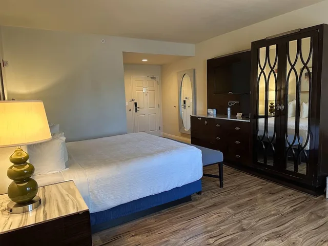 غرفة ديلوكس بسرير كينج، Rocklin Park Hotel, Trademark Collection by Wyndham 4/7