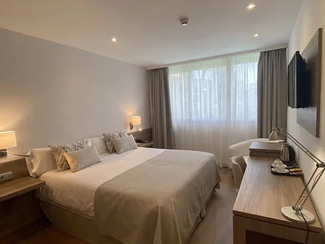 غرفة كومفورت ثلاثية، Hotel Colon Rambla 5/10