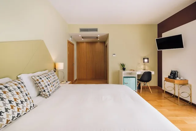 غرفة ديلوكس بسريرين منفصلين بشرفة لذوي الإعاقة، Alva Valley Hotel 1/4
