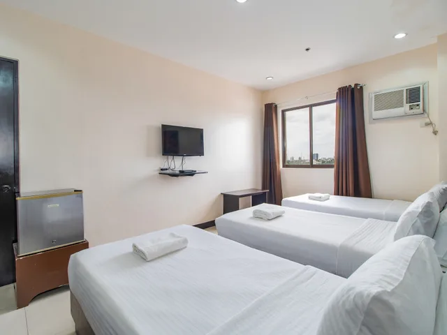 Mixed Dorm, Triple, Main Hotel And Suites 3/4