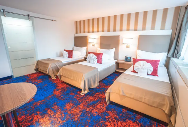 غرفة قياسية ثلاثية بثلاثة أسرّة، My Home Hotel 5/10