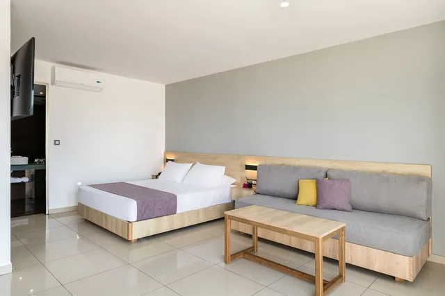 Standard, Double Bed, Side View، Galini Palace 1/3