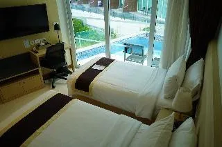 غرفة ديلوكس بسرير فردي، The Beachfront Hotel Phuket 2/2