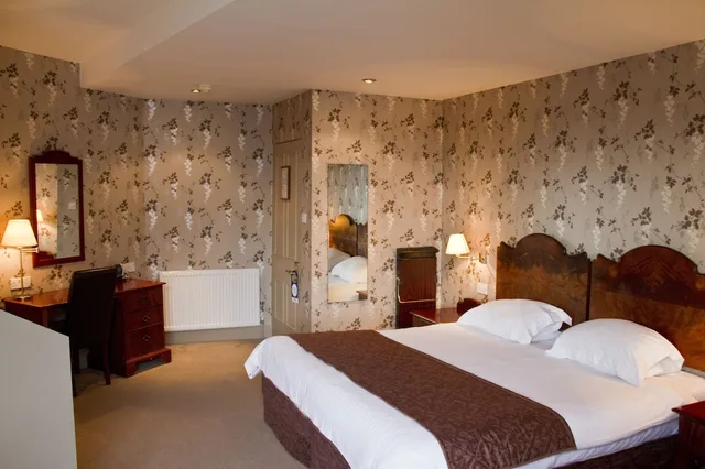 غرفة قياسية بسرير مزدوج، The Duke Of Cornwall Hotel 2/5
