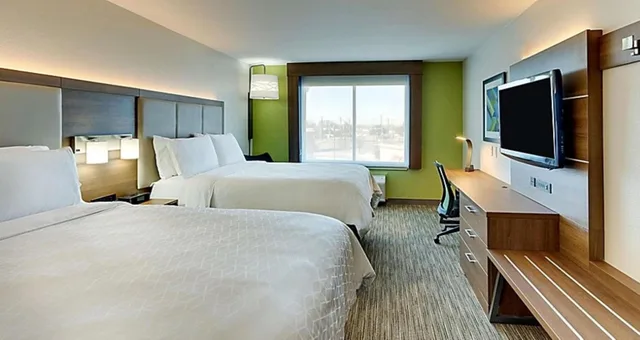 غرفة بسريرين كوين لذوي الإعاقة، Holiday Inn Express Hotel And Suites Mankato East 1/1