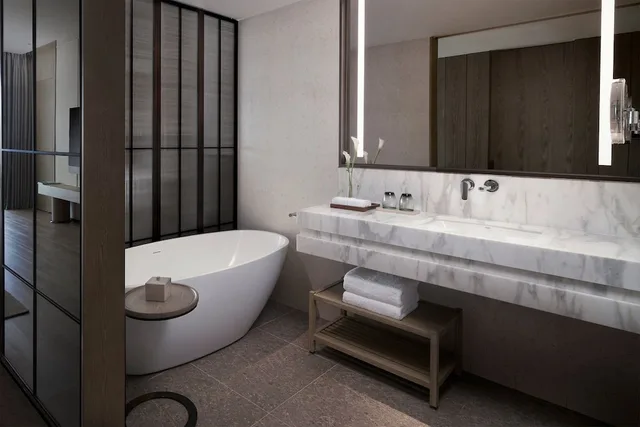 غرفة ديلوكس بسريرين مزدوجين بإطلالة على البحر، Marriott Yalong Bay 6/7