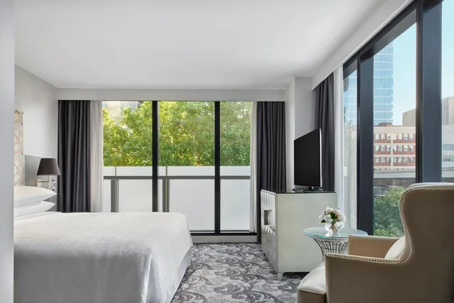 غرفة سوبيريور بسرير كينج بإطلالة على المدينة، Sheraton Melbourne Hotel 5/10