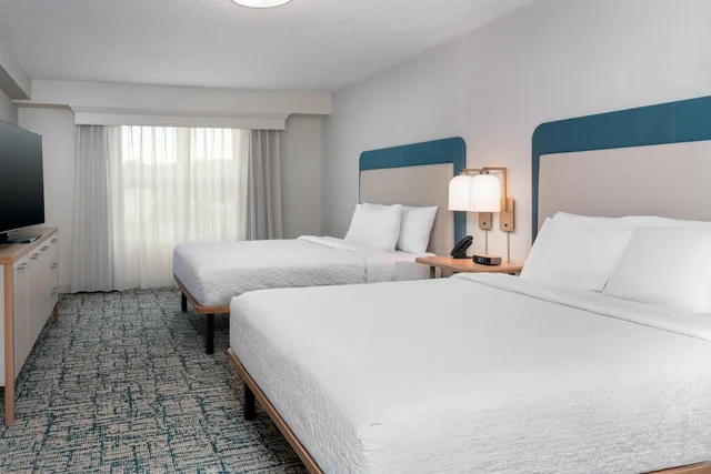 جناح بسرير كينج وسريرين كوين بغرفتي نوم لذوي الإعاقة، Homewood Suites by Hilton Holyoke-Springfield/North, MA 4/9