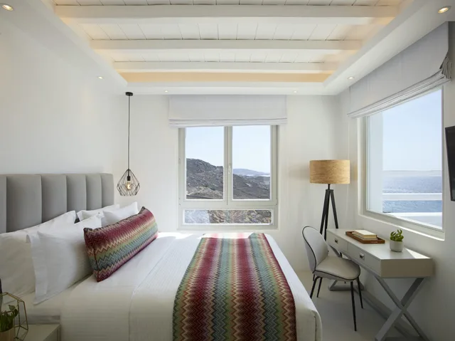 غرفة سيغنتشر بإطلالة على البحر بغرفتي نوم بمسبح خاص، Epic Blue Suites & Villas 1/5