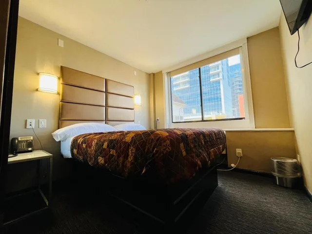 غرفة بسرير كوين، Hotel Key LaGuardia Airport 5/9
