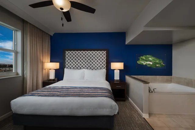 فيلا بسريرين مزدوجين بإطلالة على البحيرة بغرفتي نوم بمطبخ، Marriott's Villas At Doral 1/7