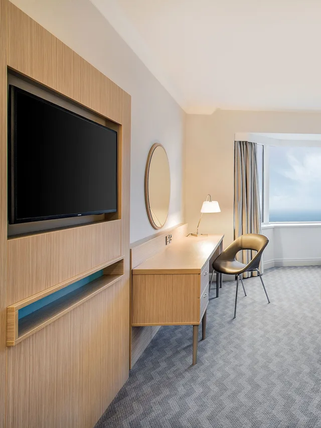 غرفة سوبيريور بسرير كينج بإطلالة جزئية على البحر، Leonardo Royal Hotel Brighton Waterfront 8/10