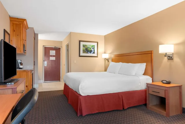 Standard, King Bed, Best Western Plus Olympic Inn 1/5