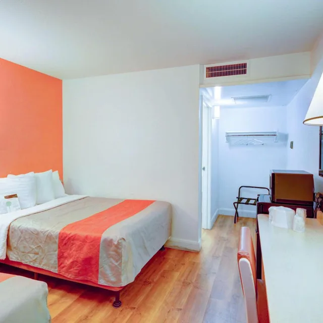 Deluxe, Quadruple, Motel6 Saint George, UT - University/Historic Downtown 1/10
