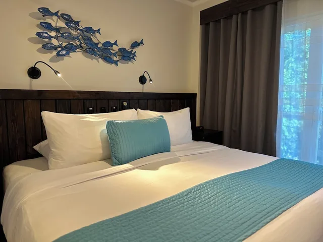 غرفة قياسية بسريرين منفصلين بإطلالة جزئية على البحر، Palau Central Hotel 10/10