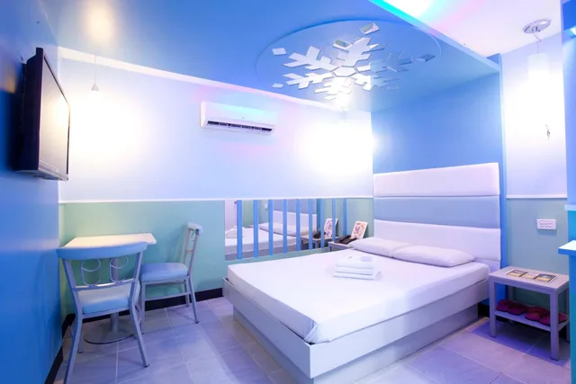 Fiesta, Queen Bed، Hotel 99 Quiapo 2/2