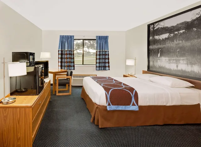 Room, Queen Bed, Accessible, Super 8 By Wyndham St. James 1/3
