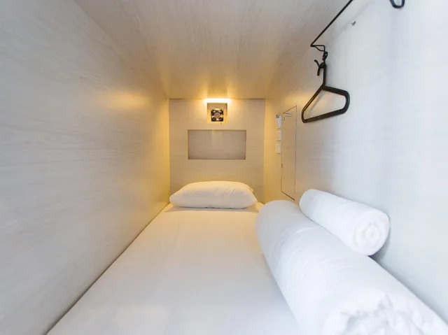 سكن مشترك مختلط مفرد، The Cube Hostel 2/2