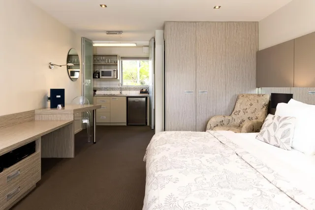 استوديو بزنس بسرير كينج، Airport Gateway Motor Lodge 5/10