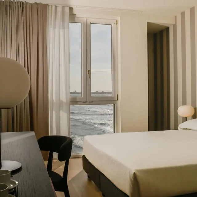 غرفة بسرير مزدوج أو سريرين منفصلين مع سرير إضافي، Hotel Punta Tipa 7/10