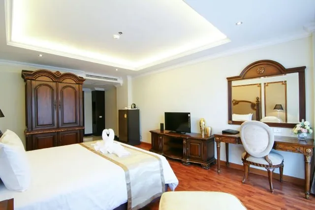 غرفة سوبيريور بسرير كينج، LK Miracle Suite 2/5