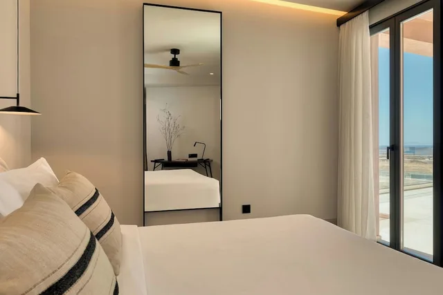 2 Bedrooms, Bliss, Pool, Villa, 2 Double Beds, Sea View، Domes Novos Santorini 2/4