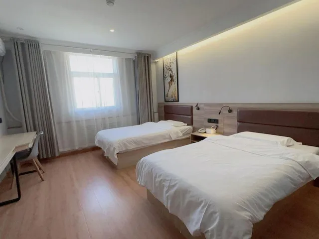 Superior, 2 Beds, GreenTree Inn Weihai High Speed Railway Station Bus Station Business Hotel 1/1