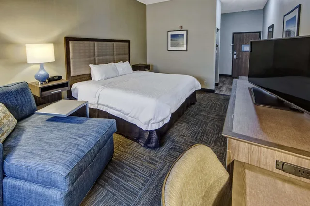 غرفة بسرير كينج بحوض استحمام لذوي الإعاقة، Hampton Inn Salt Lake City/Layton 1/2