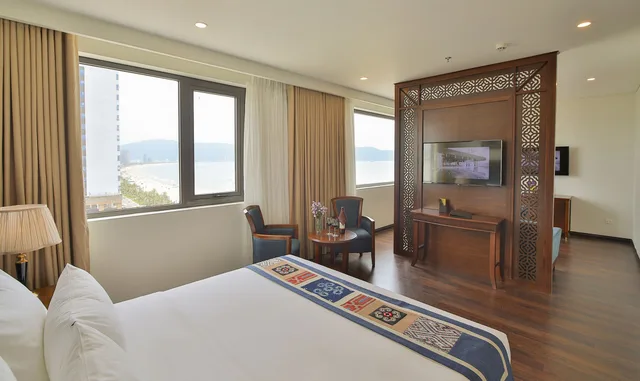 غرفة غراند بريميوم بسرير كينج، Balcona Hotel Da Nang 4/9