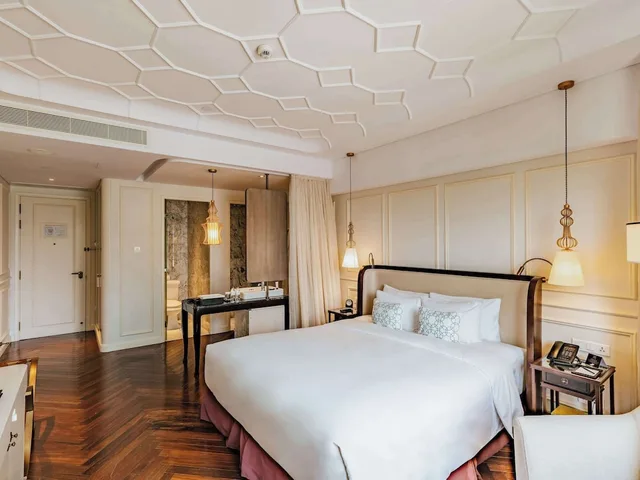 غرفة ديلوكس بسرير كينج بإطلالة على المدينة، Hotel des Arts Saigon - MGallery Collection 7/10