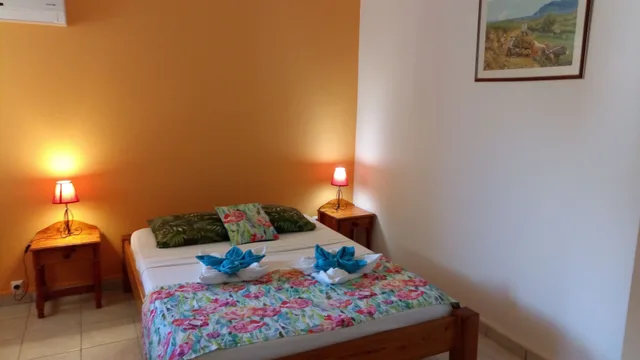 شقة عائلية بسرير مزدوج وسريرين منفصلين بإطلالة على البحر بـ3 غرف نوم، Fanélie Location 2/5