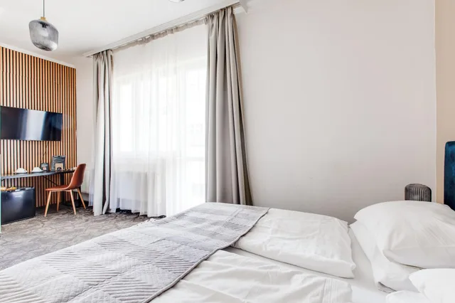 غرفة بسرير مزدوج بشرفة، Andante Hotel 1/8