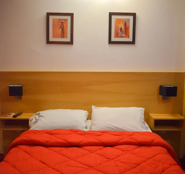 غرفة أساسية رباعية بسرير مزدوج وسريرين منفصلين، Hotel Casablanca 3/9