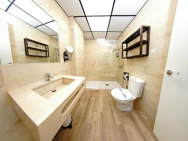 Standard, Quadruple, 4 Beds, Two Extra Beds، Hotel Zen Airport 9/10