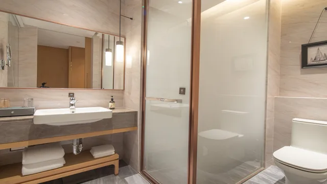 غرفة قياسية بسرير كينج، Holiday Inn Ningbo Xiangshan Damu Bay Hotel 2/2