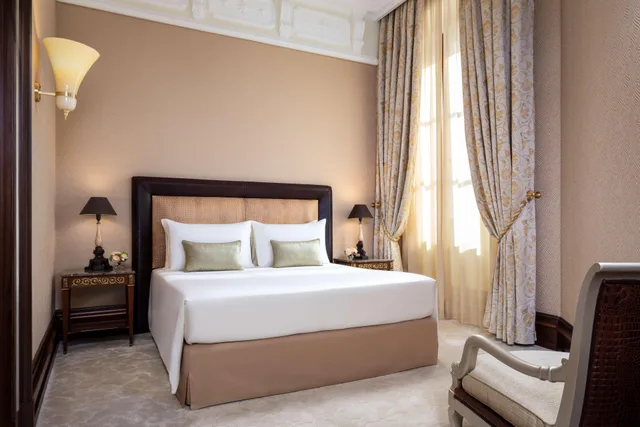 غرفة بريميوم بسرير مزدوج بغرفة نوم واحدة، Anantara Palazzo Naiadi 5/10