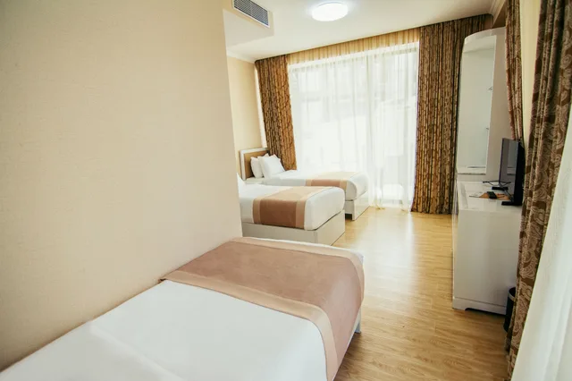 غرفة قياسية ثلاثية بثلاثة أسرّة، Lisi Hills Hotel 2/4