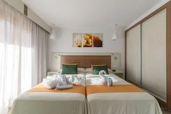 Select, Suite, Pool View, Terrace, Lounge Access, Sandos Benidorm Suites 1/1