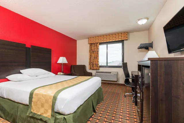 غرفة قياسية بسرير كوين، Days Inn By Wyndham Muncie -Ball State University 2/6