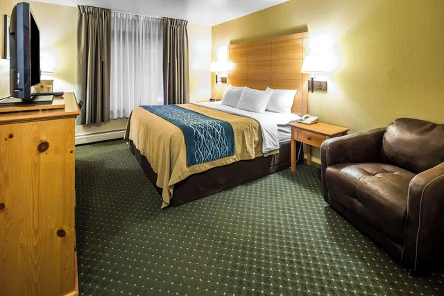 غرفة قياسية بسرير كينج، Quality Inn Kodiak, AK 6/10