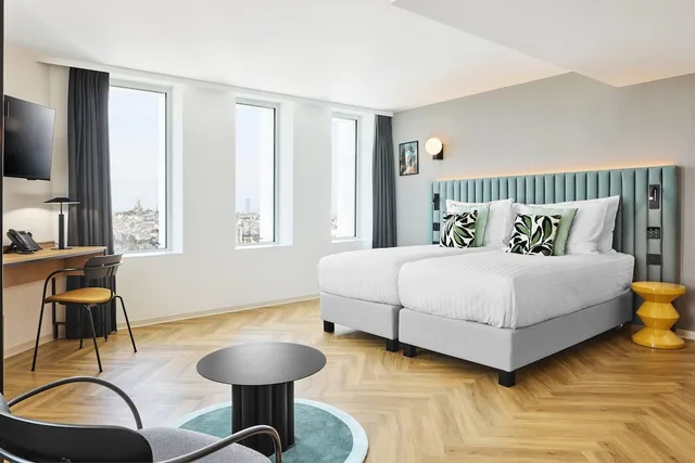 Junior Suite, King Bed, Eiffel View، H4 Wyndham Paris Pleyel 7/10