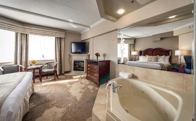 جناح بسرير كوين، Monte Carlo Inn Markham 1/1