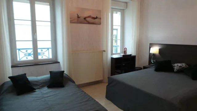 Superior, Quadruple, Queen Bed, Sofa, Hotel de La Renaissance 2/2