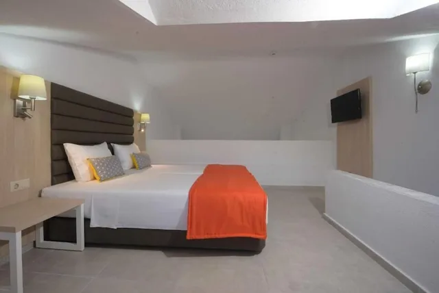 Maisonette, Twin Beds, Sofa، Aristoteles Holiday Resort & Spa 1/2