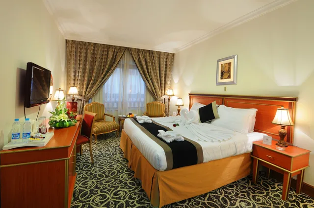 غرفة قياسية بسريرين منفصلين، فندق زوار العالمي(Zowar Alalami hotel) 1/10