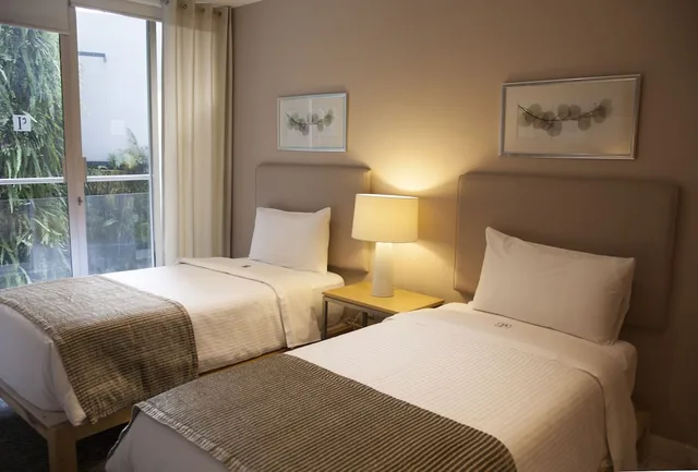 جناح بسرير مزدوج وسريرين منفصلين بغرفتي نوم، Pennsylvania Suites 1/3