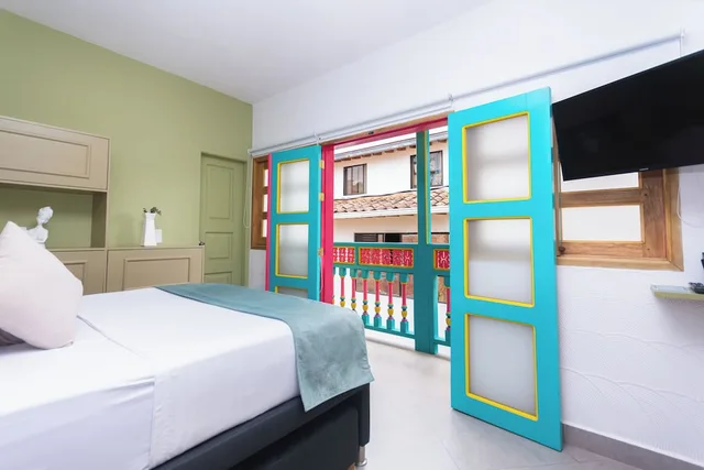 غرفة كومفورت بسرير مزدوج وسرير فردي، Hotel Chromatic 2/5