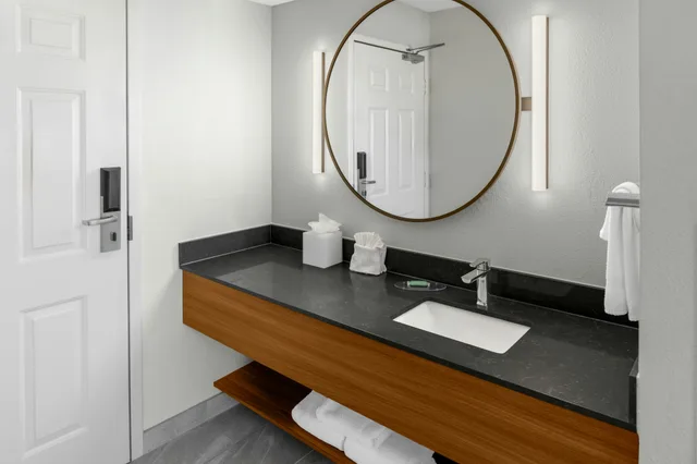غرفة، Fairfield Inn Suites San Francisco San Carlos 4/6