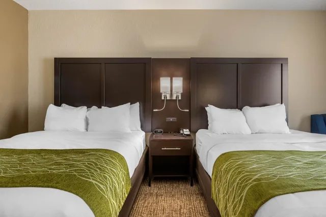 غرفة كبيرة بسريرين كوين، Comfort Inn & Suites Cedar Rapids Cid Eastern Iowa Airport 3/5
